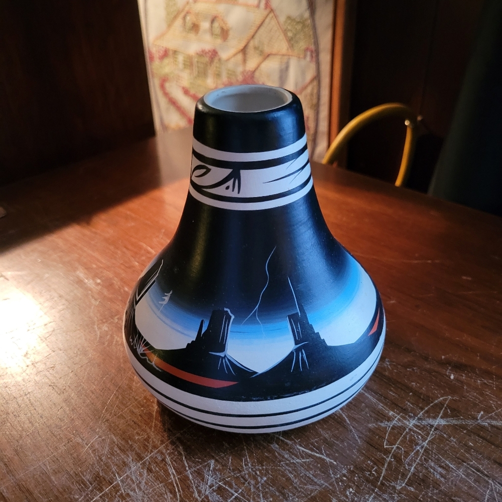 Vintage Native American Navajo Pottery Vase Pot High Desert Storm Scene 5"